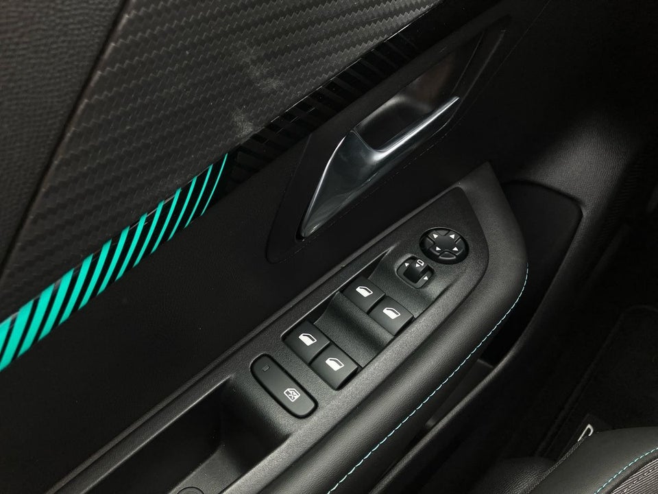 Peugeot 208 1,2 PureTech 100 Like 5d