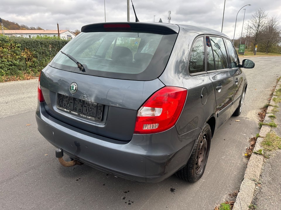 Skoda Fabia 1,4 16V Ambiente Combi 5d