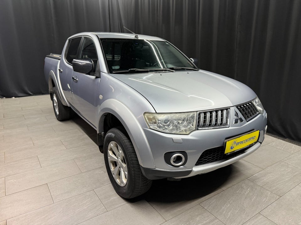 Mitsubishi L200 2,5 DI-D Db.Kab Intense aut. 4d