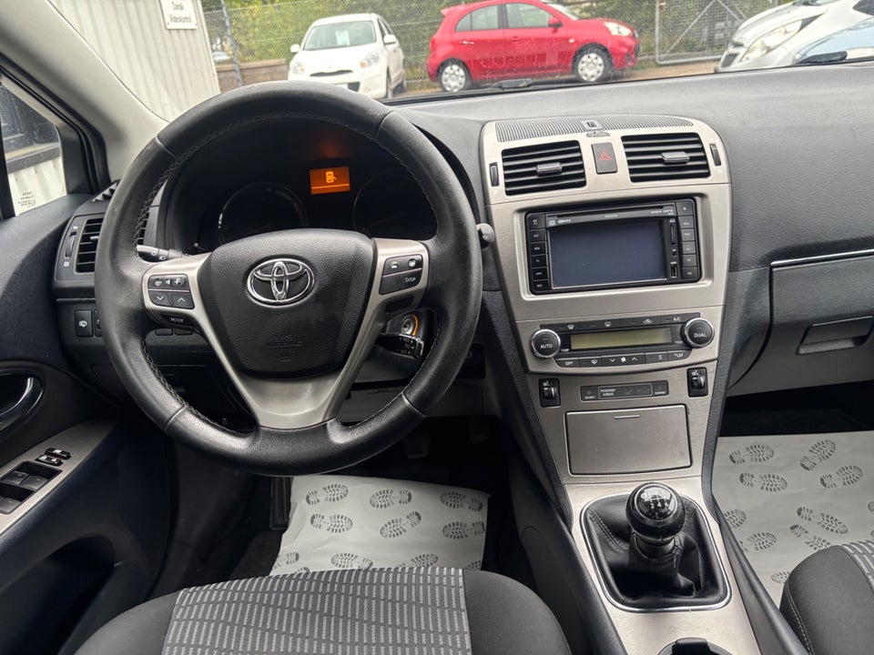 Toyota Avensis 2,0 D-4D TX stc. 5d