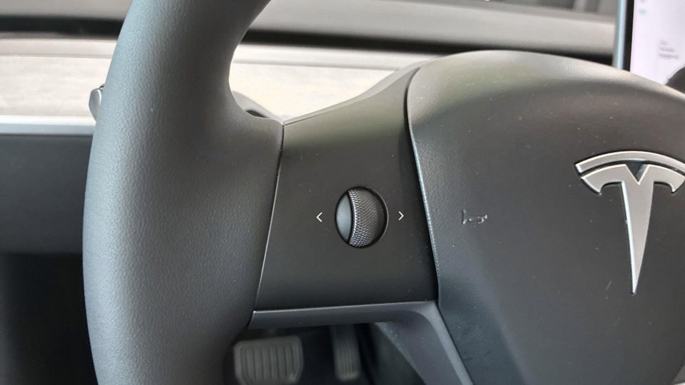 Tesla Model Y Long Range AWD 5d