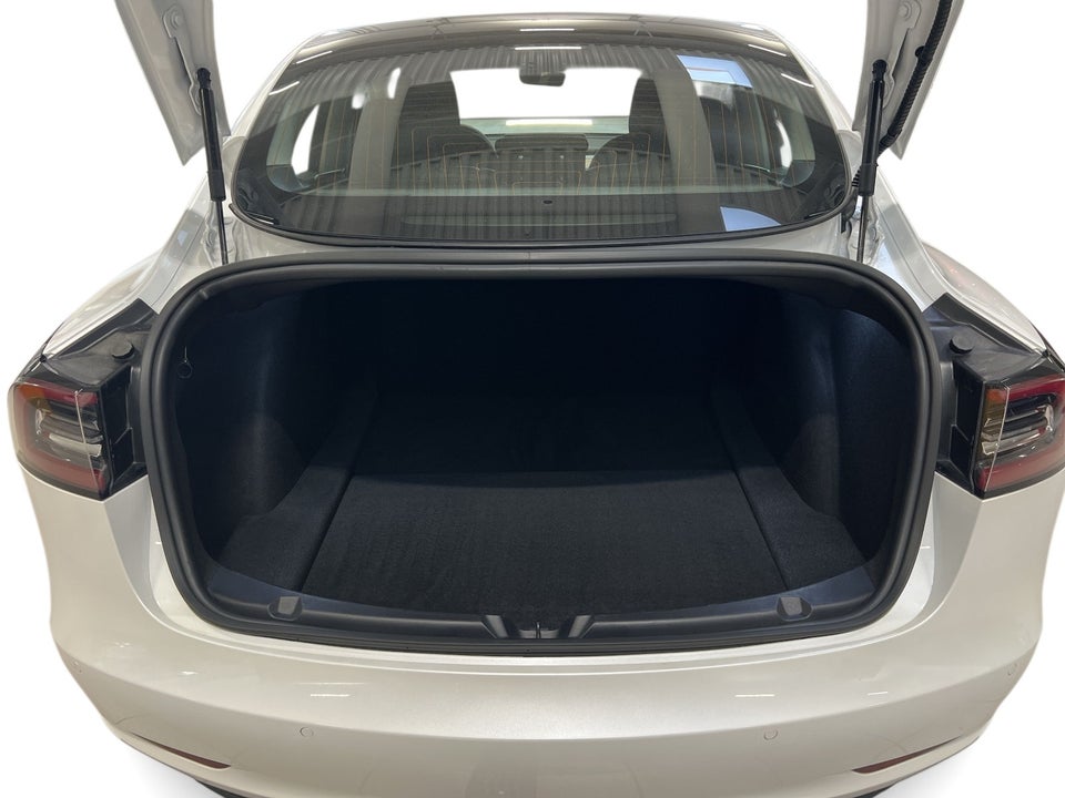 Tesla Model 3 Long Range AWD 4d