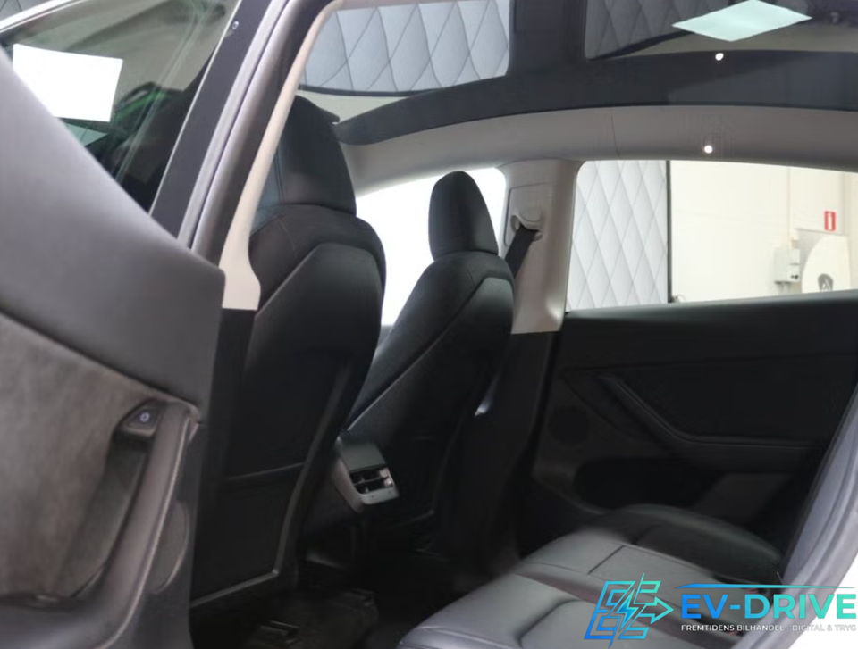 Tesla Model Y RWD 5d