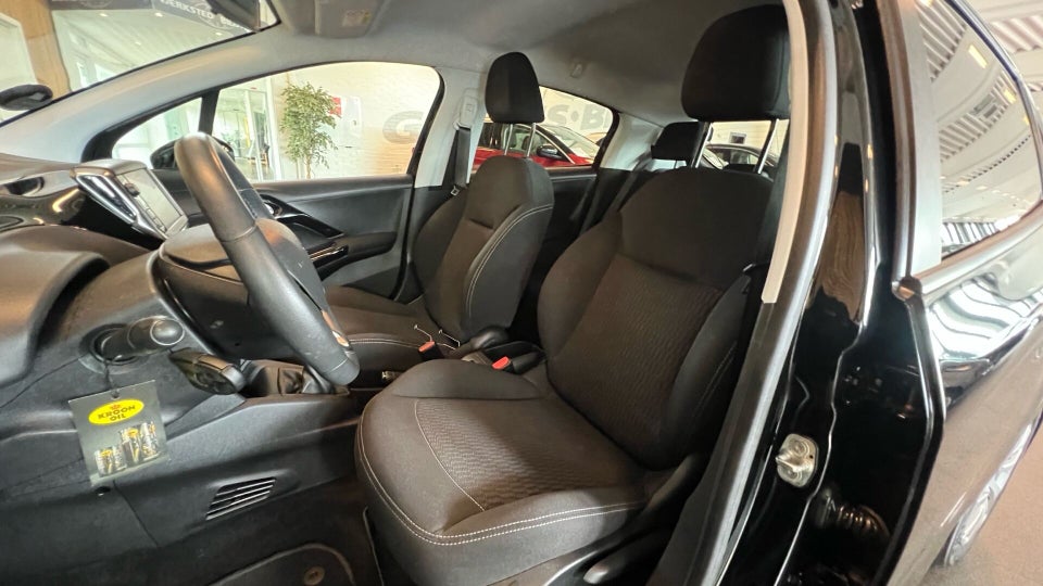 Peugeot 208 1,2 VTi 82 Envy 5d