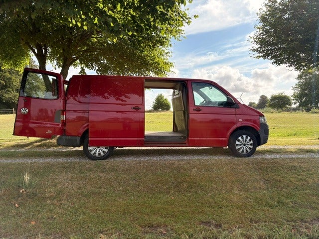 VW Transporter 2,0 TDi 140 Kassevogn lang