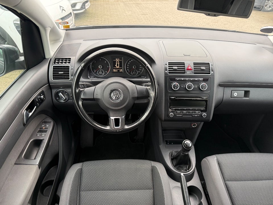 VW Touran 1,6 TDi 105 Comfortline BMT 7prs 5d