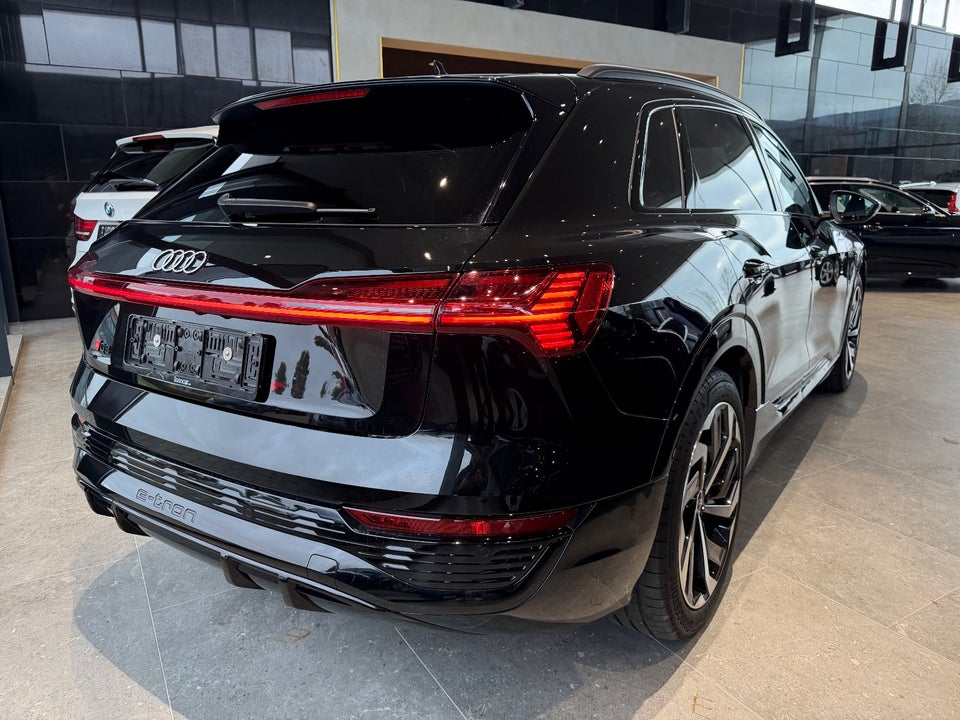 Audi Q8 e-tron 50 S-line quattro 5d