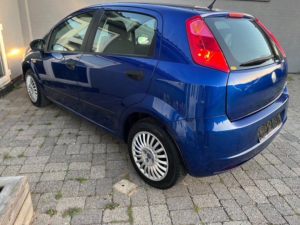 Fiat Punto 1,2 16V Emotion 5d