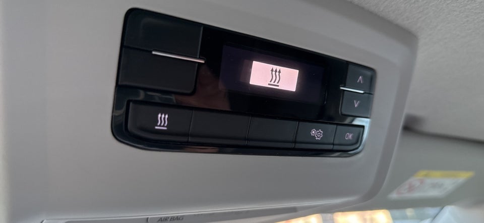 VW Transporter 2,0 TDi 110 Kassevogn lang