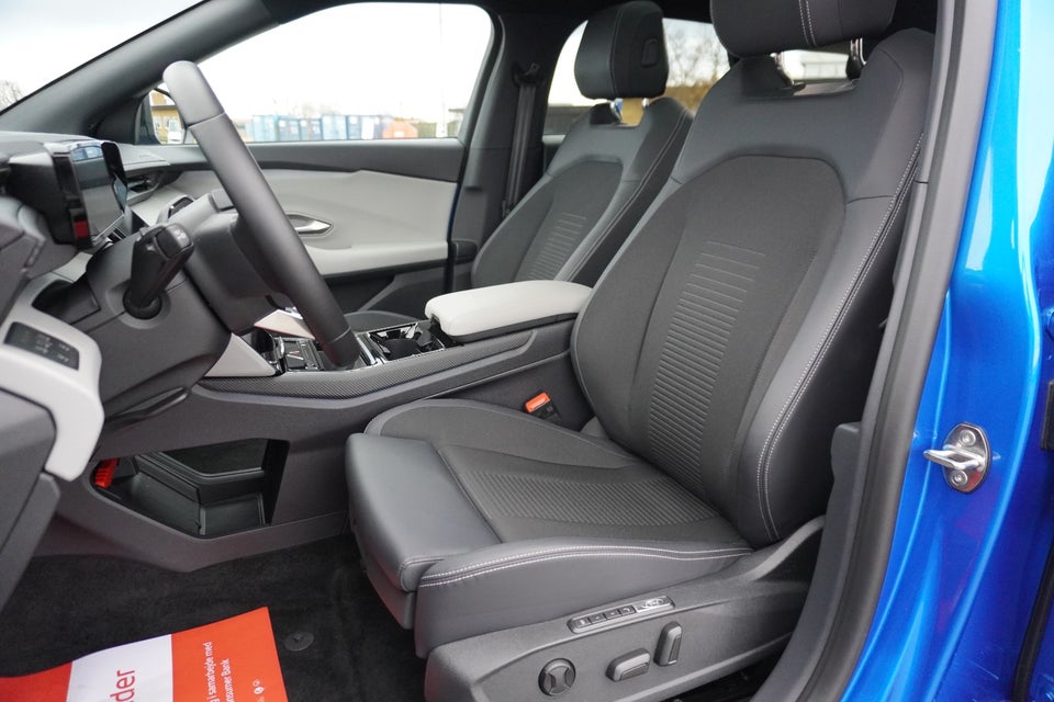 Ford Explorer 82 Premium Extended Range 5d