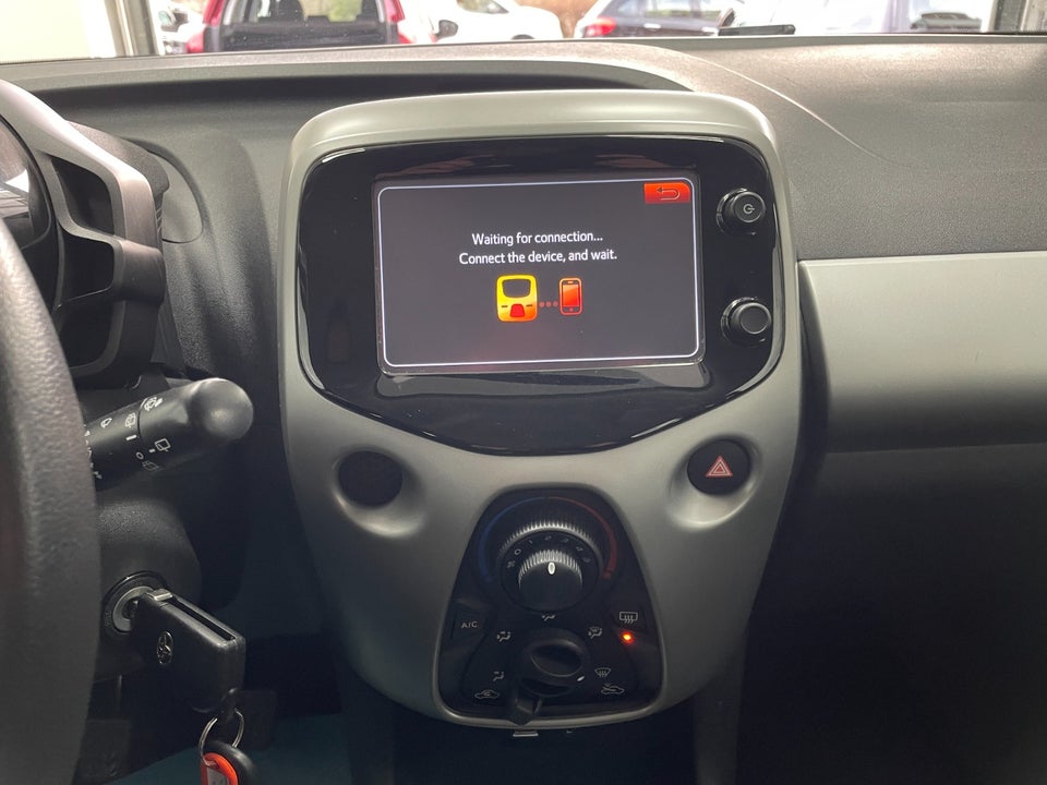 Toyota Aygo 1,0 VVT-i x-press 5d