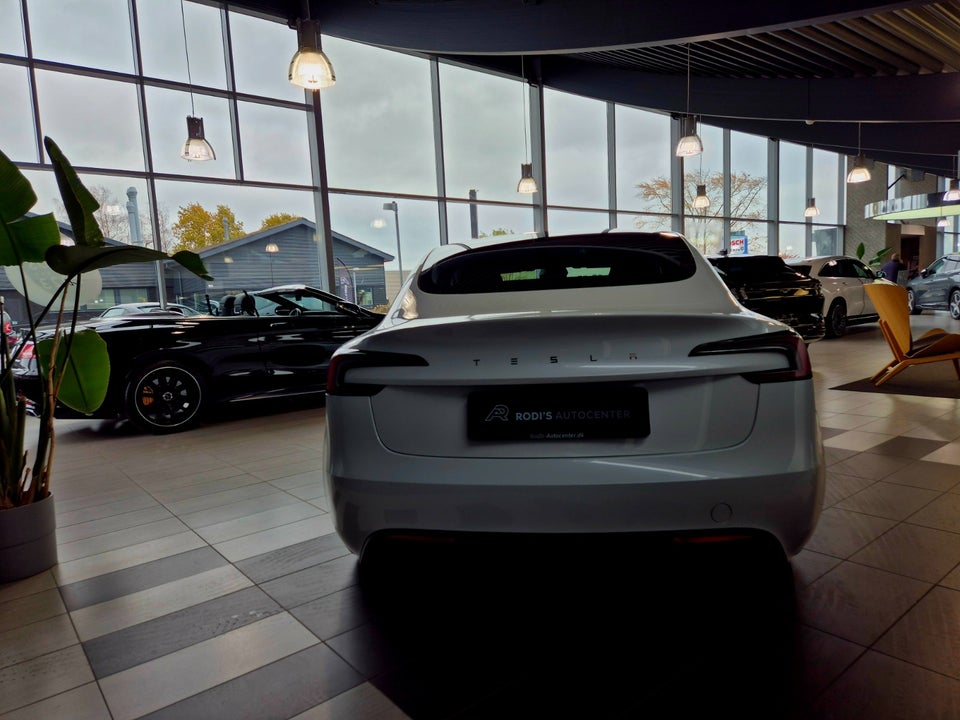 Tesla Model 3 RWD 4d