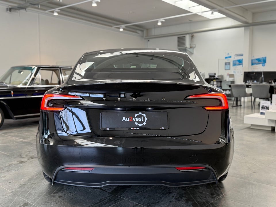 Tesla Model 3 RWD 4d