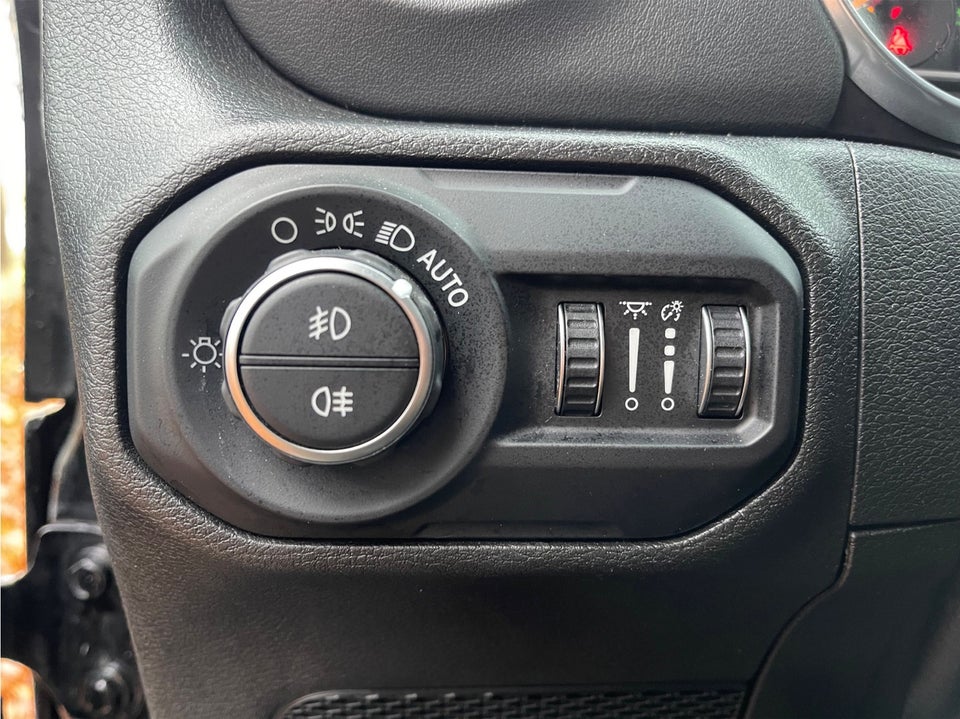 Jeep Wrangler Unlimited 2,0 T Sahara aut. 4x4 5d