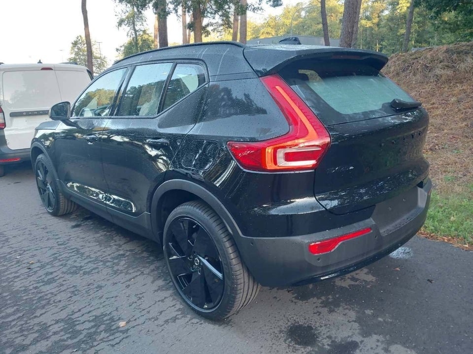 Volvo EX40 Twin Black Edition 5d