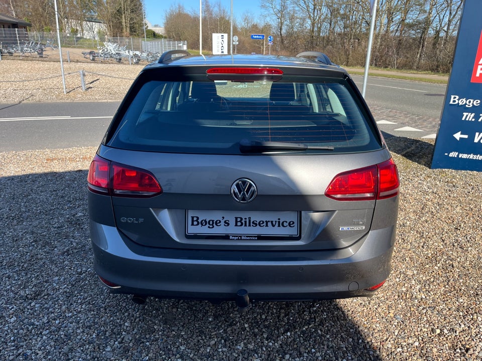 VW Golf VII 1,6 TDi 110 BlueMotion Variant 5d