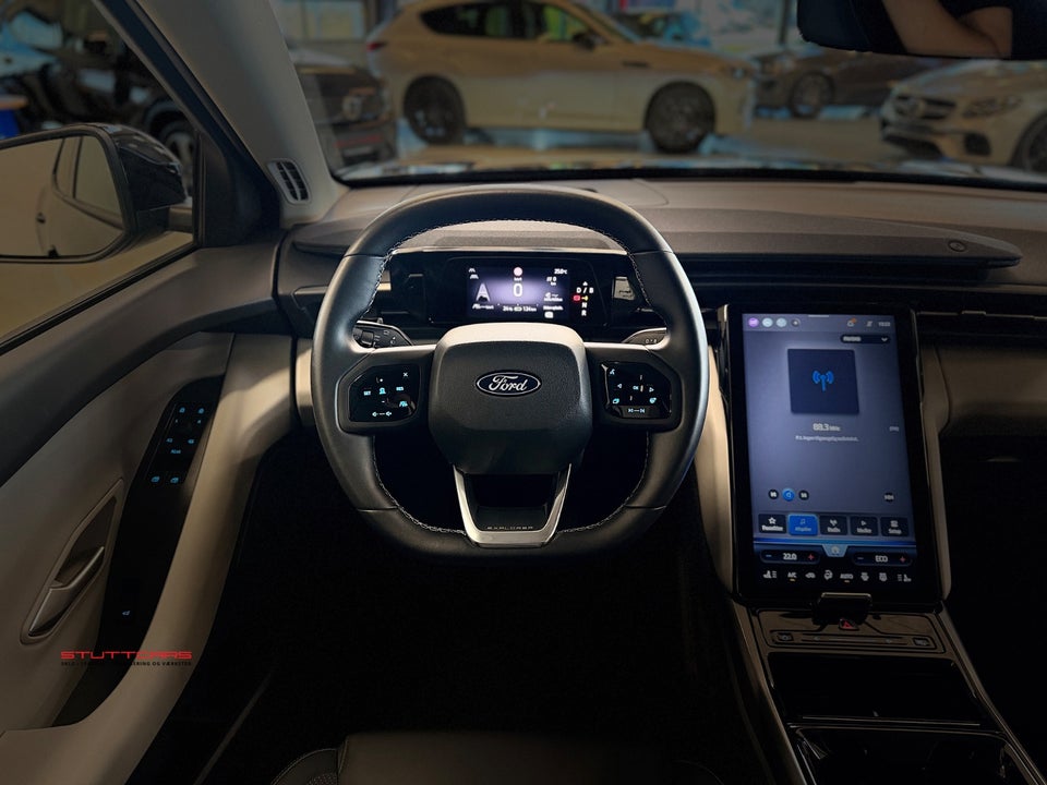 Ford Explorer 77 Select Extended Range 5d