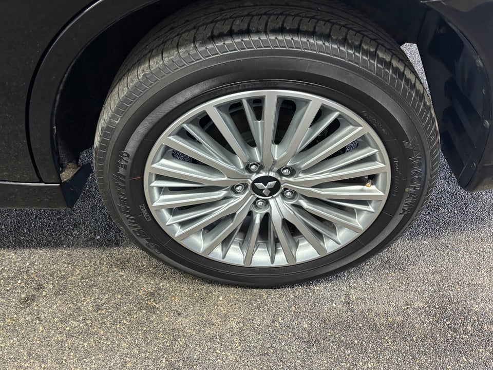 Mitsubishi Outlander 2,4 PHEV Instyle CVT 4WD 5d