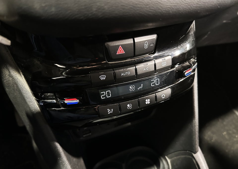 Peugeot 208 1,6 BlueHDi 100 Active 5d