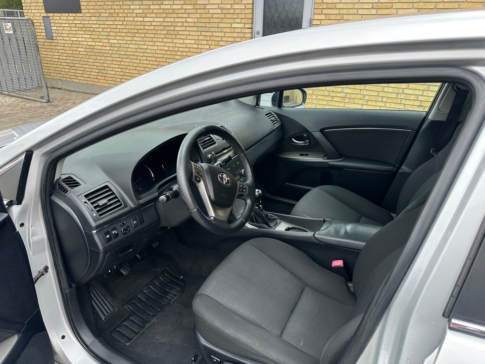 Toyota Avensis 1,8 VVT-i T2 4d
