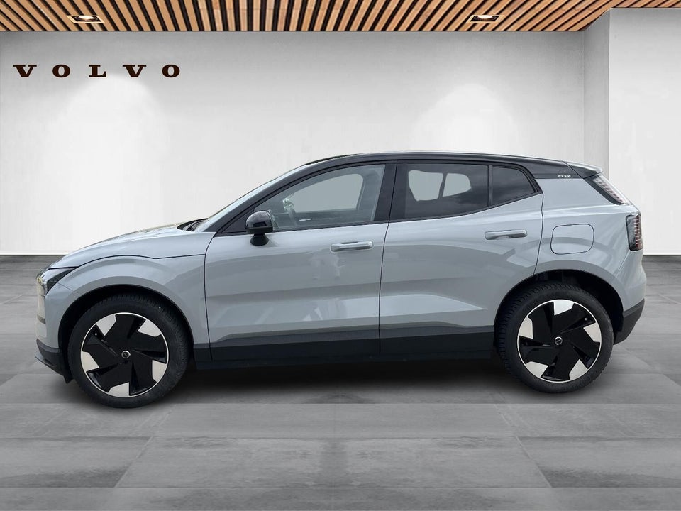 Volvo EX30 Extended Range Plus 5d
