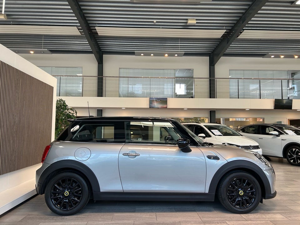 MINI Cooper SE Essential 3d