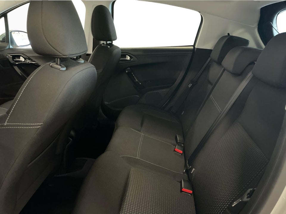 Peugeot 208 1,6 BlueHDi 100 Desire Sky 5d