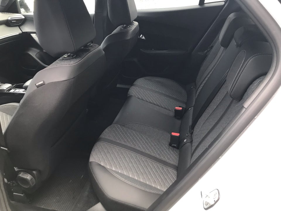 Peugeot 2008 1,2 PureTech 130 Allure EAT8 5d