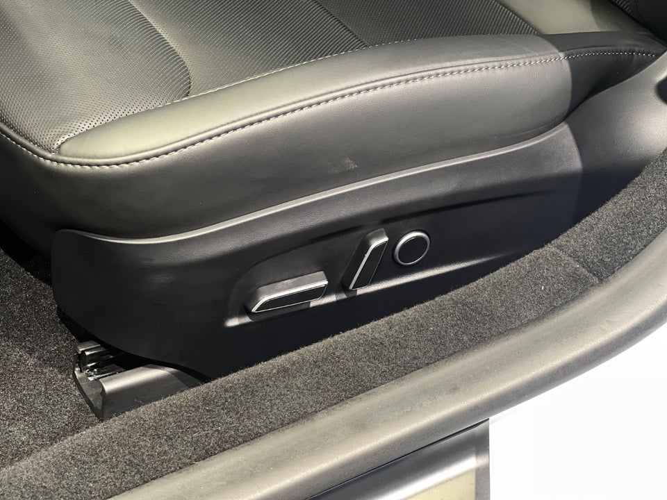 Tesla Model 3 Long Range AWD 4d