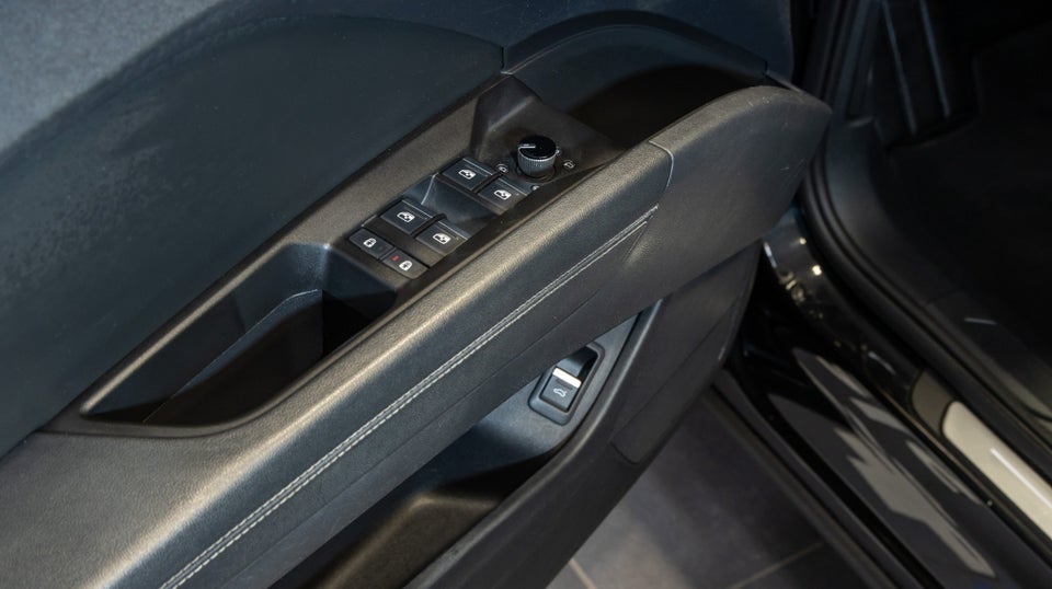 Audi Q4 e-tron 40 S-line 5d