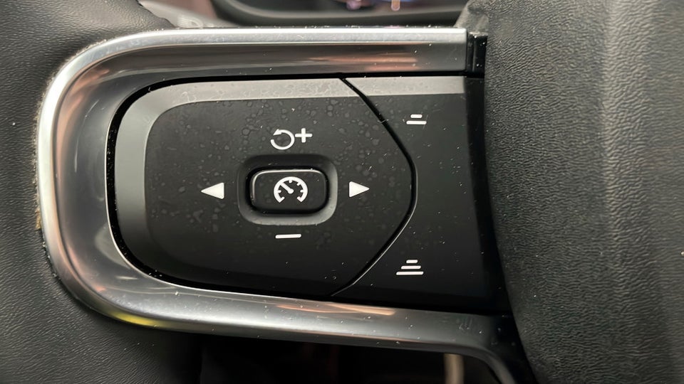 Volvo XC40 ReCharge Twin Ultimate 5d