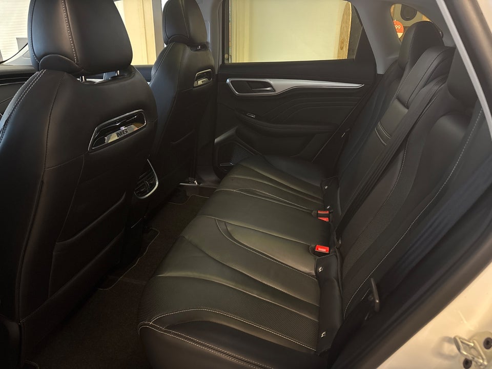 MG Marvel R Luxury 5d