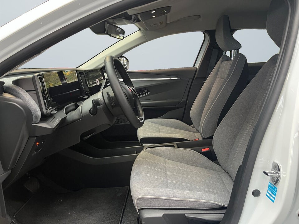 Renault Megane E-Tech 40 Equilibre 5d