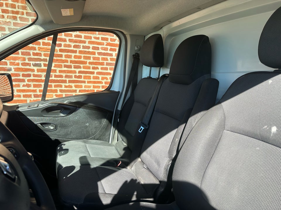 Renault Trafic T29 2,0 dCi 120 L2H1