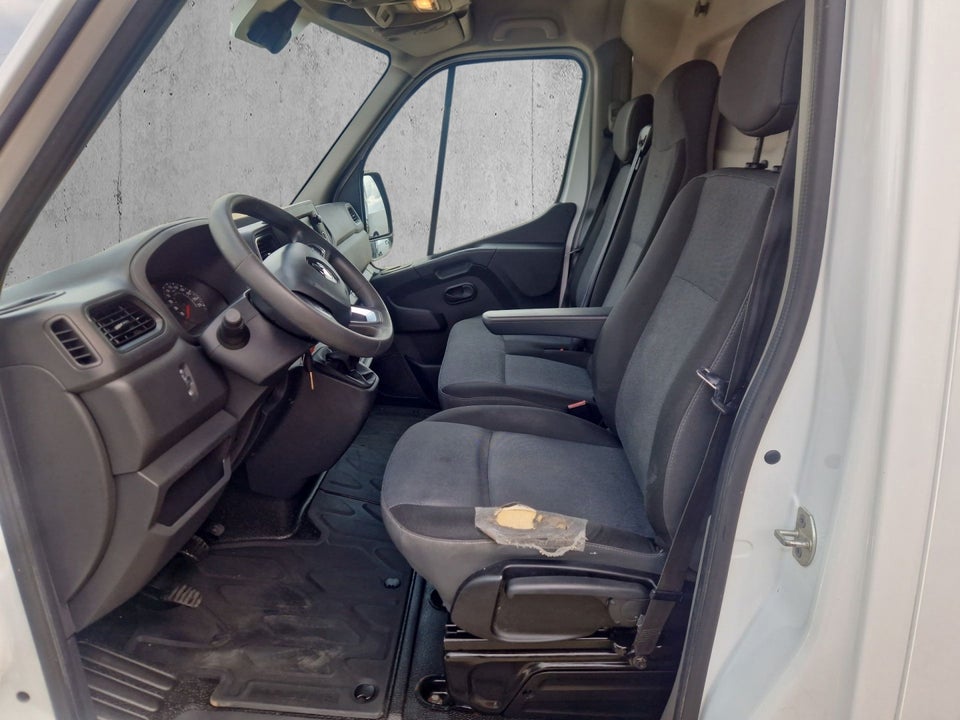 Renault Master IV T33 2,3 dCi 135 L2H2 Kassevogn