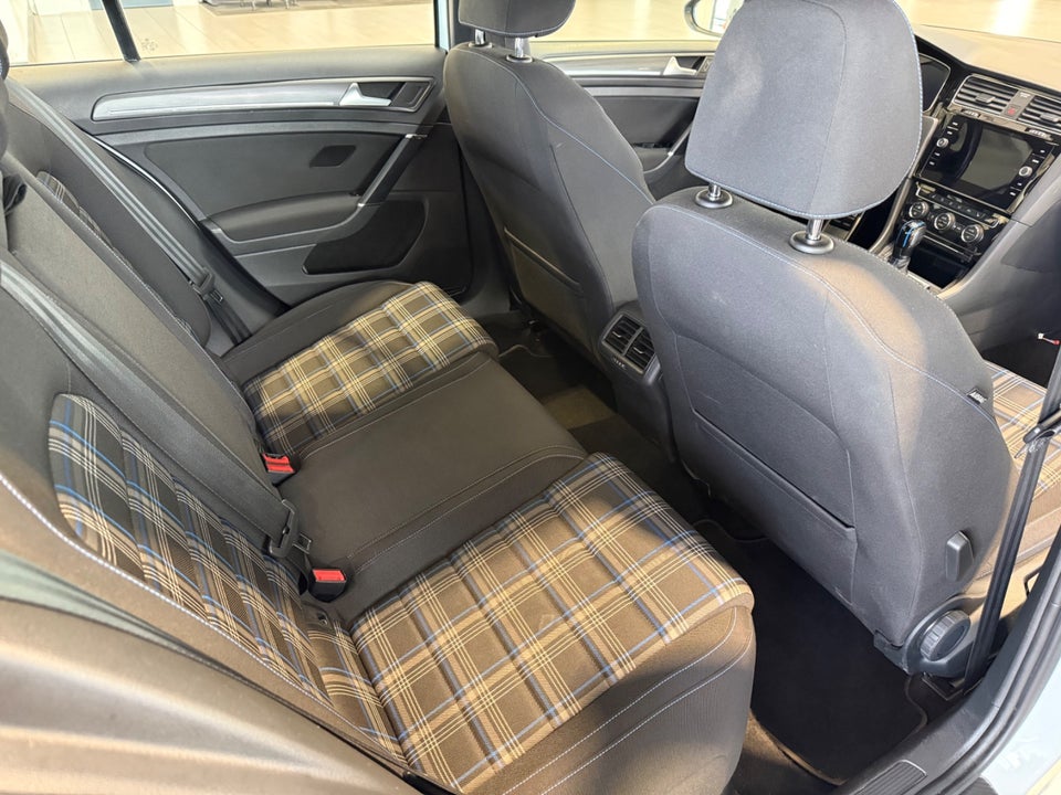 VW Golf VII 1,4 GTE DSG 5d