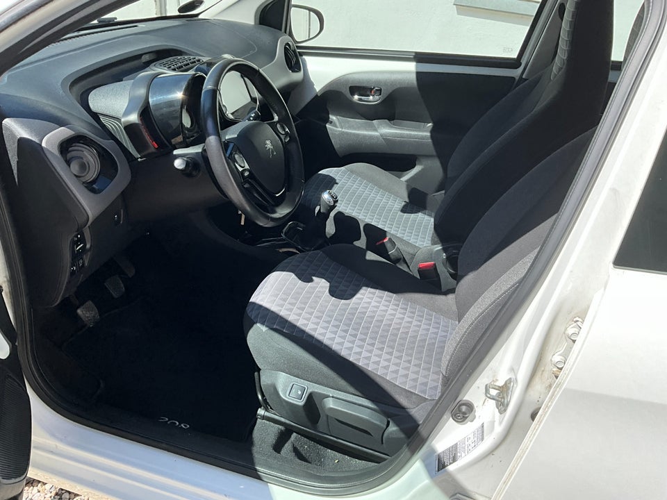 Peugeot 108 1,0 e-VTi 72 Selection Tech 5d