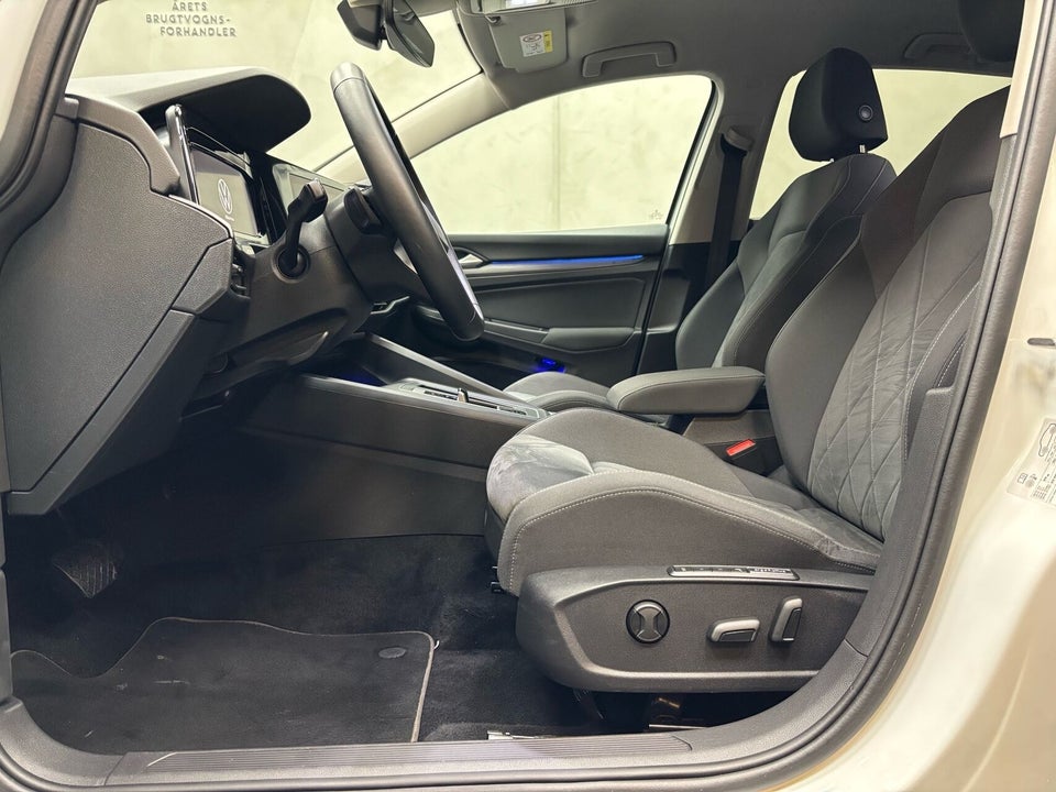 VW Golf VIII 1,4 eHybrid DSG 5d