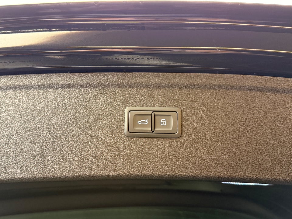 Audi Q5 55 TFSi e S-line quattro S-tr. 5d