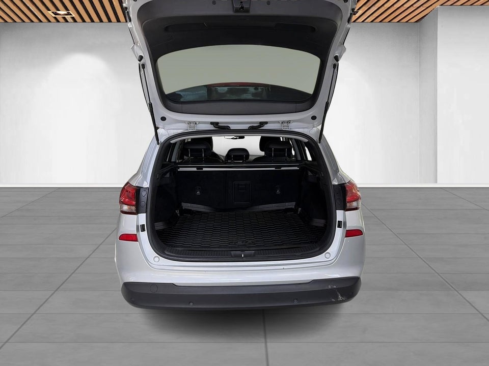 Hyundai i30 1,4 T-GDi Premium stc. DCT 5d