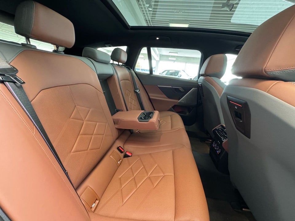 BMW i5 M60 Touring xDrive 5d