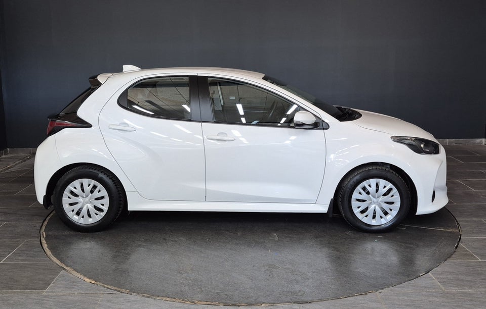 Toyota Yaris 1,5 Hybrid H3 e-CVT 5d