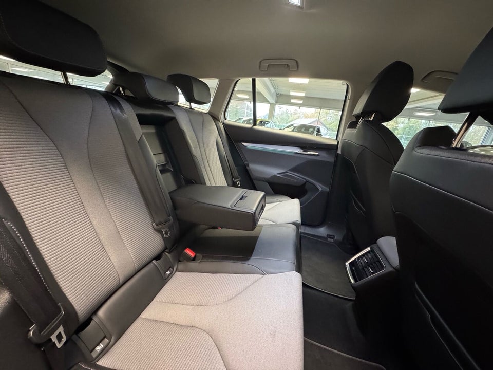 Skoda Enyaq 60 iV Loft 5d