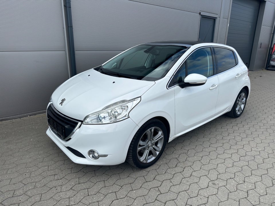 Peugeot 208 1,2 VTi 82 Allure 5d