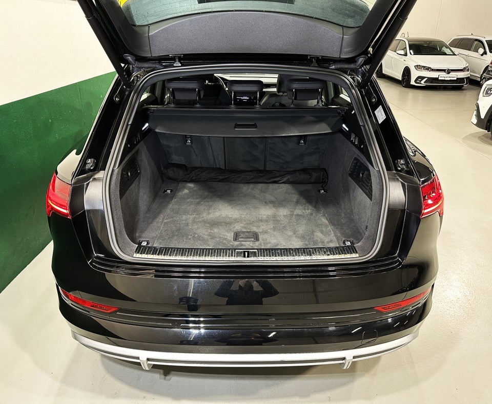Audi e-tron 55 S-line quattro 5d