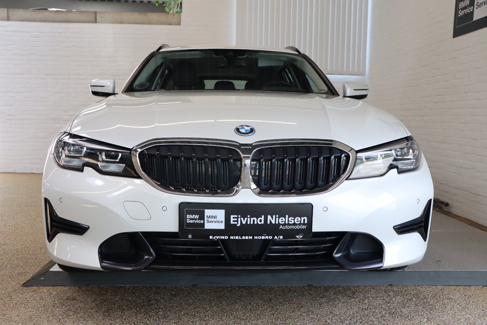 BMW 330e 2,0 Touring Sport Line aut. 5d