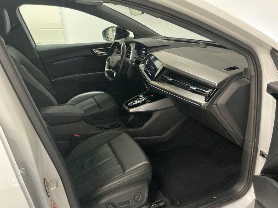 Audi Q4 e-tron 45 S-line quattro 5d