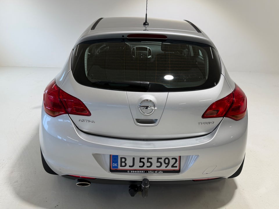 Opel Astra 1,4 T 140 Enjoy 5d