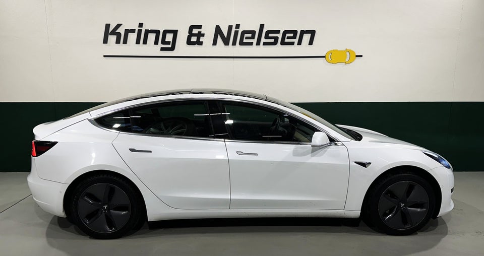 Tesla Model 3 Standard Range+ RWD 4d