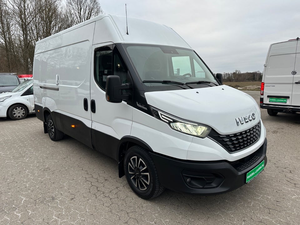 Iveco Daily 2,3 35C12 12m³ Van AG8